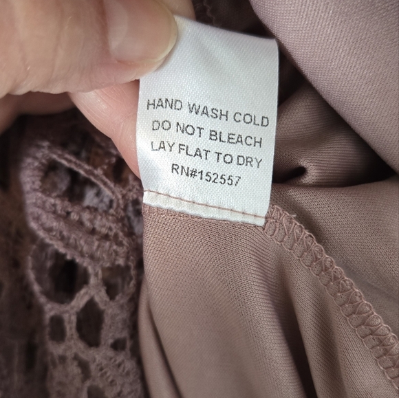 Wren & Ivory Mauve Lace Dress Size Medium - Picture 11 of 11